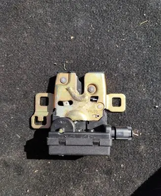 Mini One - Cooper R50 - 53 Tailgate/trunk/boot lock/catch/latch 7154656 30420251301