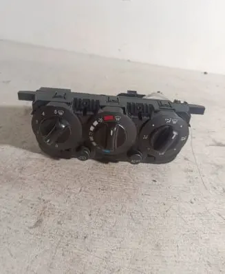 Mercedes-Benz A W169 Climate control unit 1688302185 Q013603