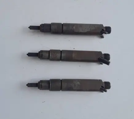 Volkswagen PASSAT B5 Fuel injector 028130201G