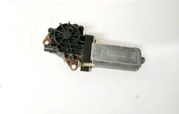 Mercedes-Benz CLS C219 Seat adjustment motor 0390203003