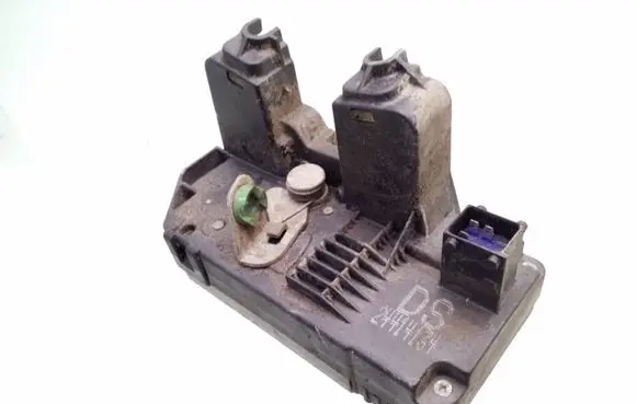 Opel Zafira A Rear door lock 24414134