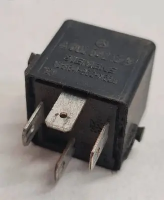 Mercedes-Benz S W220 Other relay A0025421319 V23134B52X336