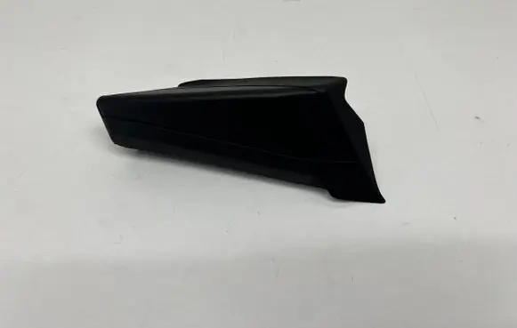 BMW 8 G15 Rear/tail light trim molding 7451770