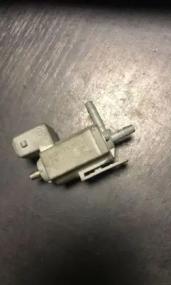 BMW 7 E65 E66 Vacuum valve 7516376