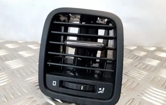 Skoda Yeti (5L) Dashboard side air vent grill/cover trim 5L0819702