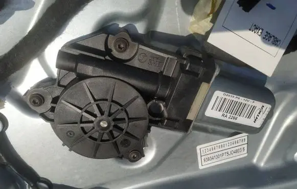 Front door window regulator motor