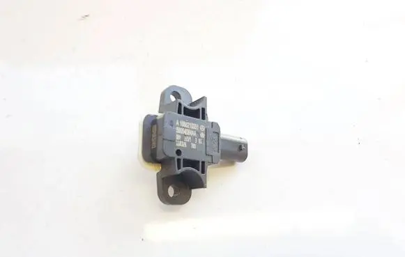 Mercedes-Benz A W176 Airbag deployment crash/impact sensor a1668210351 56054084aa