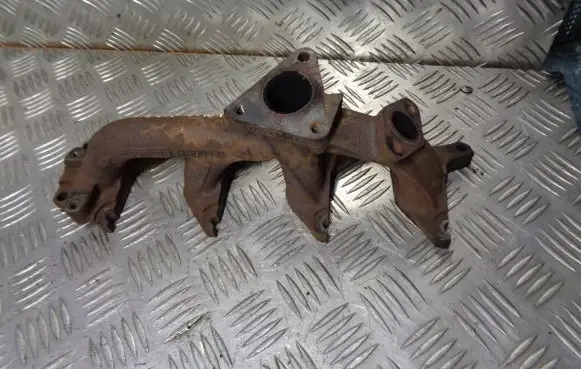 Volvo S40, V40 Exhaust manifold