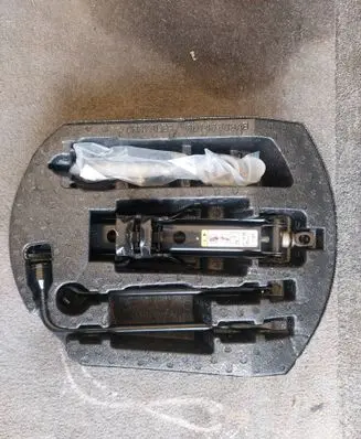 Jeep Grand Cherokee Tool set