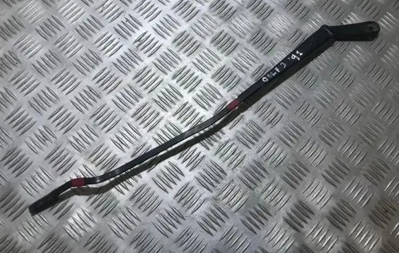 Volkswagen Golf III Front wiper blade arm 1h1955410a