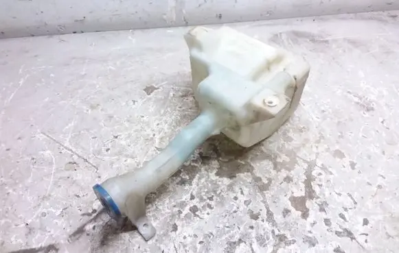 Windshield washer fluid reservoir/tank