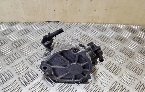 Citroen DS4 Vacuum pump 9804021880