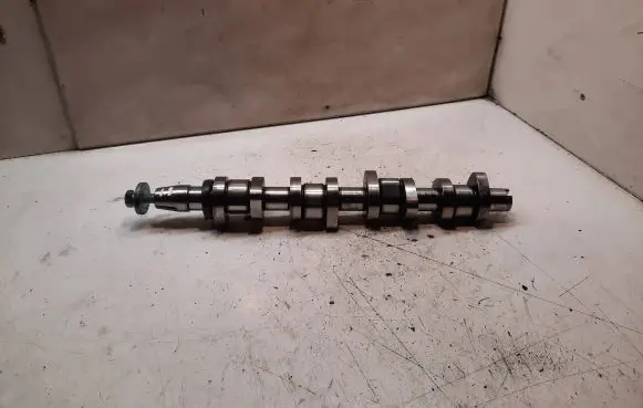 Volkswagen Touran I Camshaft 038109239