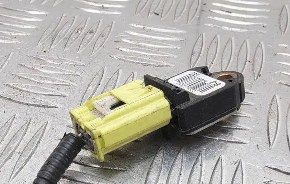 Toyota Auris 150 Airbag deployment crash/impact sensor 8983102080