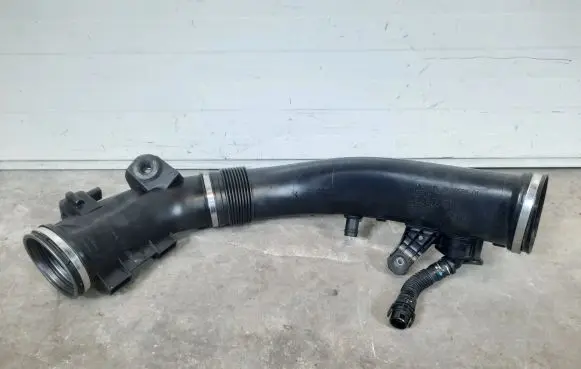 BMW X4 F26 Air intake hose/pipe 7605585