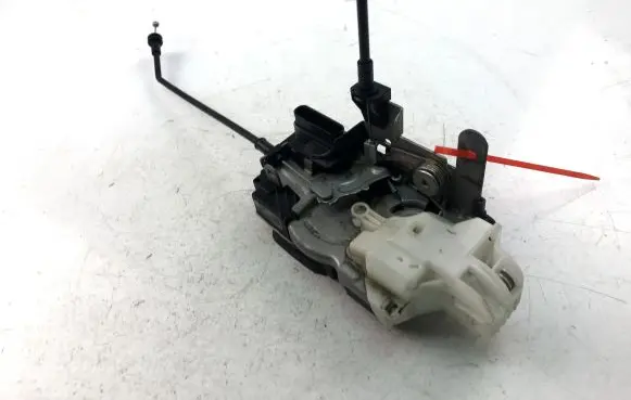 Volvo V40 Coupe door lock (next to the handle) 31301426