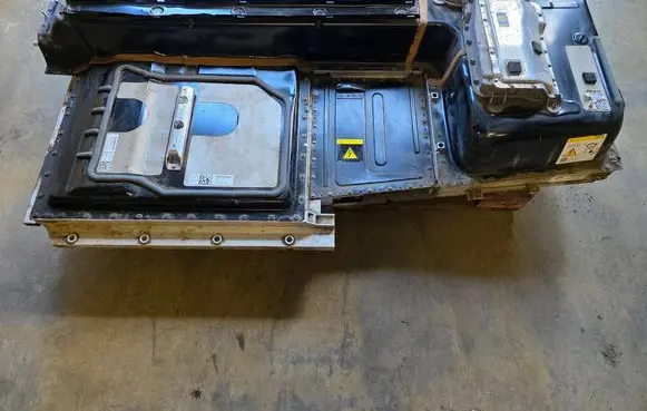 Polestar 2 Hybrid/electric vehicle battery tray 32336733 32324451 33835403
