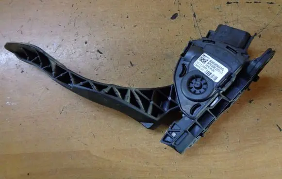 Ford Galaxy Accelerator throttle pedal 6G929F836MD