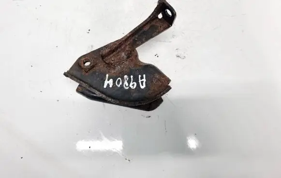 Suzuki SX4 Engine mounting bracket