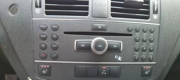 Mercedes-Benz C W204 Radio/CD/DVD/GPS head unit A2049002104 A2049016201 A2049025501