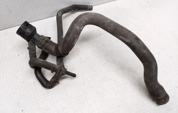 Volkswagen Golf V Engine coolant pipe/hose