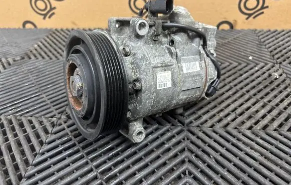 Audi A8 S8 D4 4H Air conditioning (A/C) compressor (pump) 4H0260805