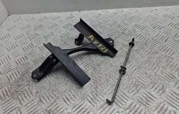 Toyota Avensis T270 Battery bracket 7440402120 7445130110
