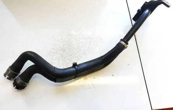 Mercedes-Benz EQB Engine coolant pipe/hose