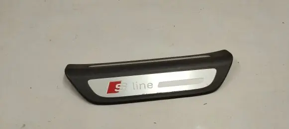 Audi Q3 8U Rear sill trim cover 8u0853376b