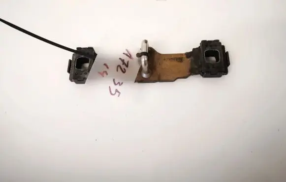Audi A6 S6 C5 4B Rear door lock loop/hook striker 
