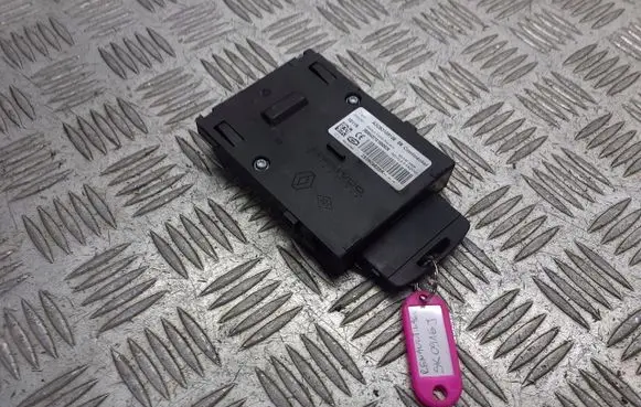 Renault Laguna III Ignition key/card 285909828R