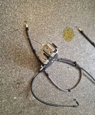 Chrysler 200 Front door lock