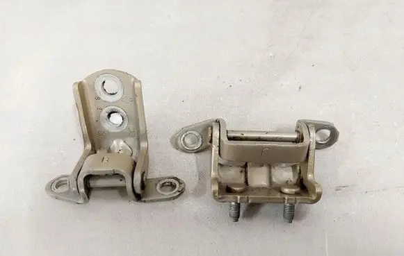 Nissan Qashqai Rear door hinge set 