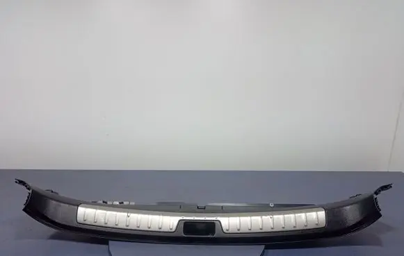 Other sill/pillar trim element
