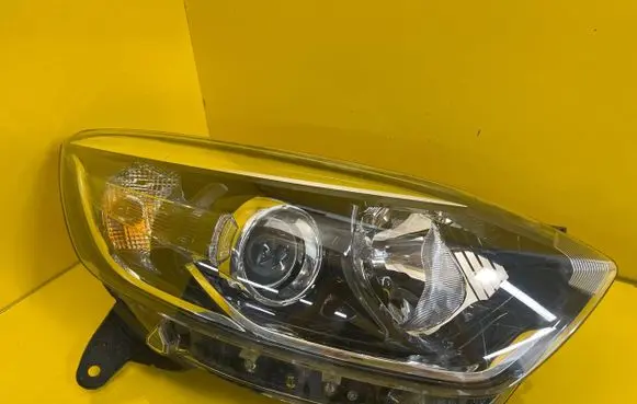 Renault Captur Headlight/headlamp 60L1100E