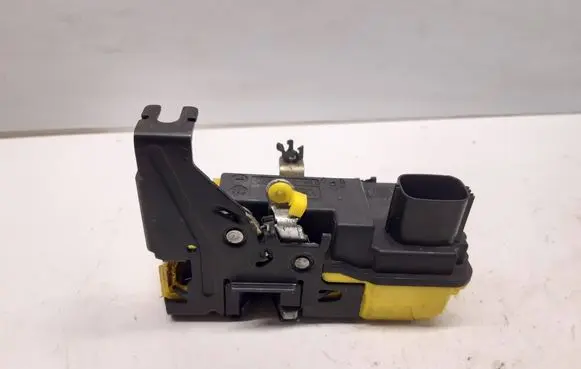 Volvo V70 Front door lock