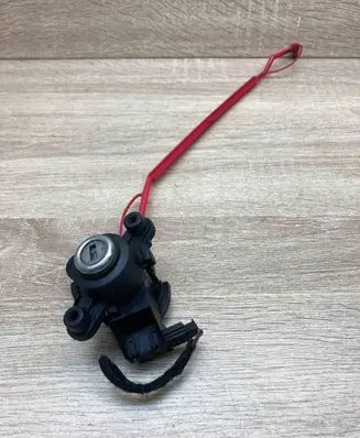 BMW 3 E46 Tailgate exterior lock 8196052