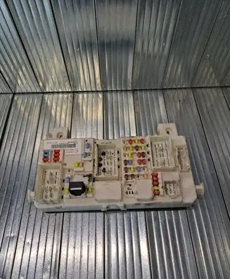 Ford Focus C-MAX Fuse module 7M5T14A073DF AC14057 F110F113F135