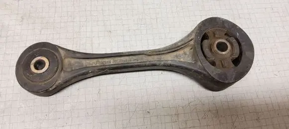 Subaru Legacy Engine mount bracket