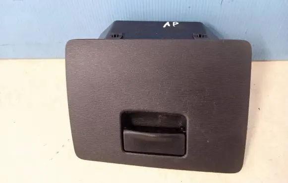 Toyota Avensis T270 Glove box 5545005010