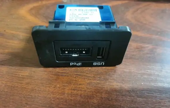 USB socket connector