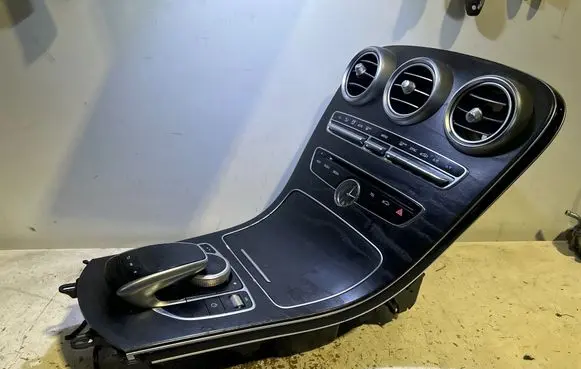 Mercedes-Benz C W205 Center console A2056801005 1110978 SIFW205AZZ