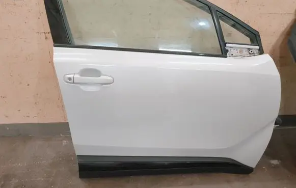 Toyota C-HR I Front door 