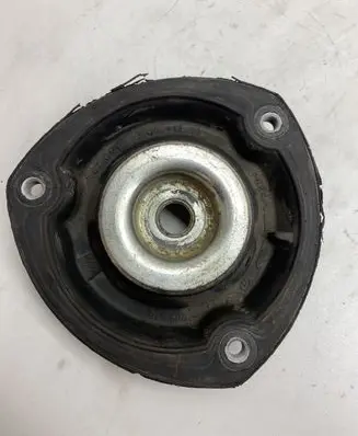 Volkswagen PASSAT B8 Front upper strut mount 5Q0412331C