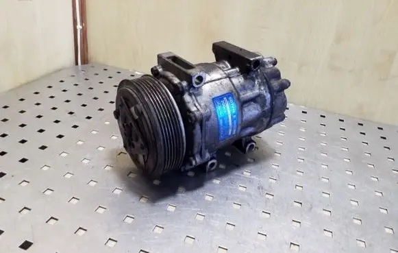 Volvo V50 Air conditioning (A/C) compressor (pump) 3M5H19D629HE
