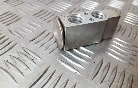 Mitsubishi ASX Air conditioning (A/C) expansion valve 