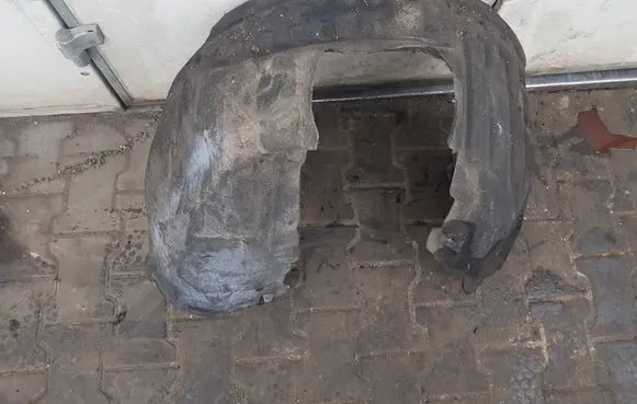 Volvo V40 Front arch 