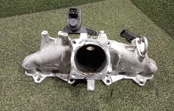 Renault Master III Intake manifold 140032042R 223656551R