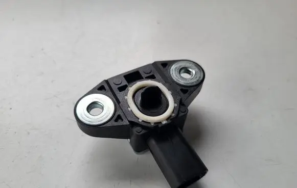 Hyundai Kona I Airbag deployment crash/impact sensor