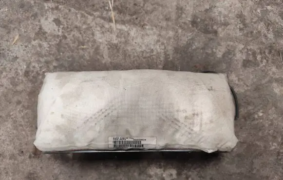 BMW 5 E39 Passenger airbag 39823163006L 30004126C 1004046300072